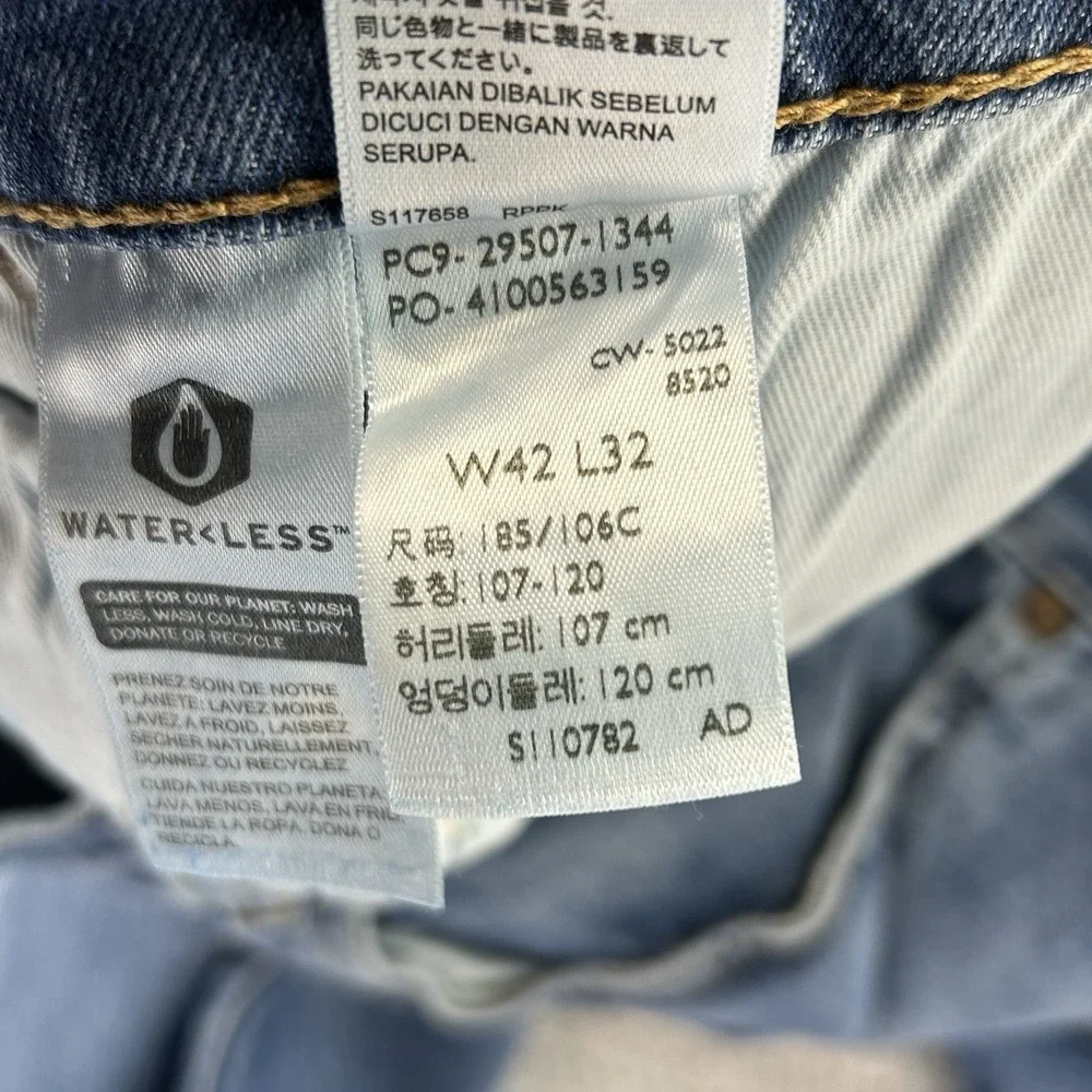 Levi's Jeans Mens 42x32 (42x31) 502 Premium Tapered Medium Wash Casual‎ Denim